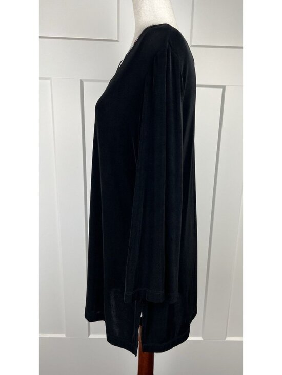 Chico’s Travelers Tunic Top Size 3 Black 3/4 Bell Sleeve Stretch Travel Blouse - Picture 4 of 8